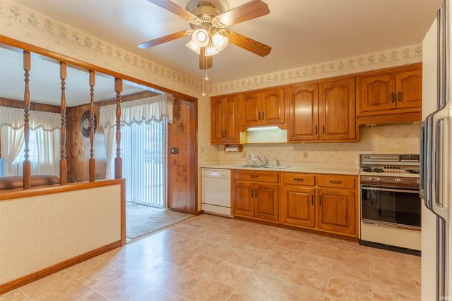 801 Irvin Avenue, Evansville, IN 47715