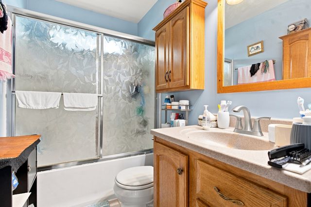 652 Sussex Lane, Crystal Lake, IL 60014