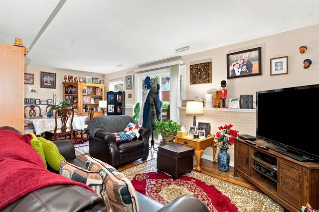 652 Sussex Lane, Crystal Lake, IL 60014