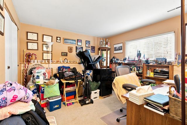 652 Sussex Lane, Crystal Lake, IL 60014
