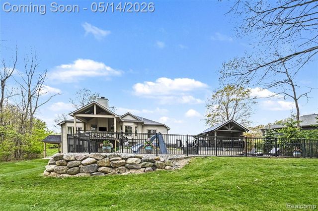 1263 Victoria Lane, Fenton, MI 48430