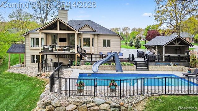 1263 Victoria Lane, Fenton, MI 48430