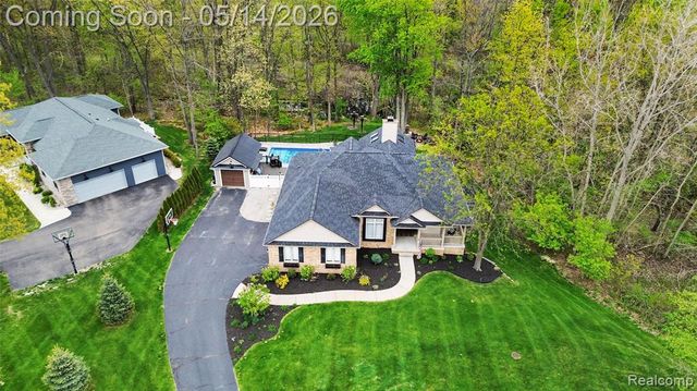 1263 Victoria Lane, Fenton, MI 48430