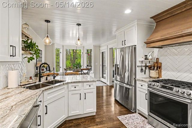 1263 Victoria Lane, Fenton, MI 48430