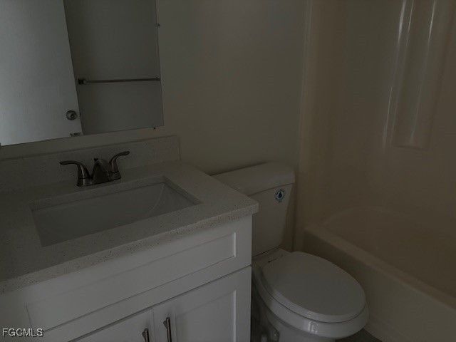 2700 Park Windsor DR 707, Fort Myers, FL 33901