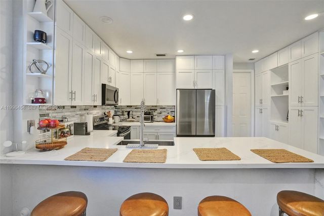 8987 SW 208th St, Cutler Bay, FL 33189