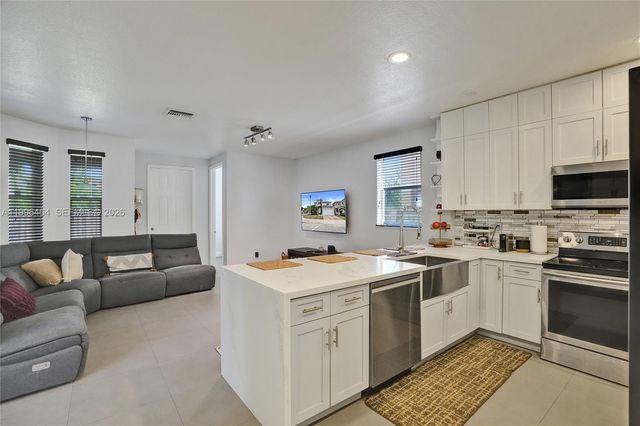 8987 SW 208th St, Cutler Bay, FL 33189