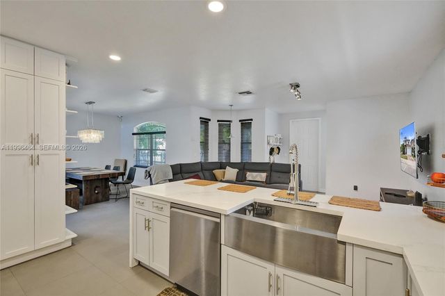 8987 SW 208th St, Cutler Bay, FL 33189