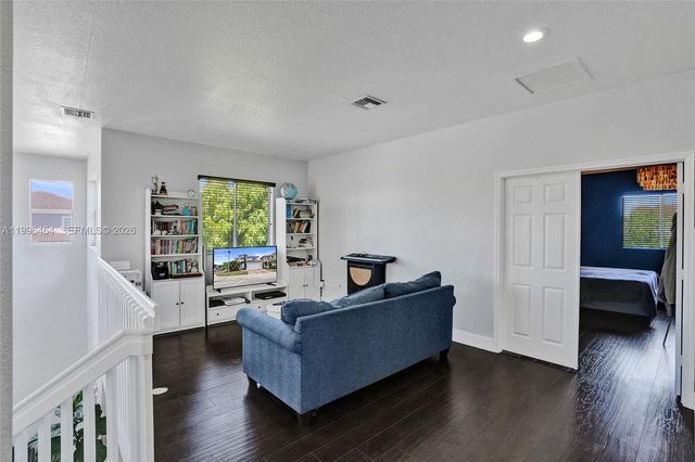 8987 SW 208th St, Cutler Bay, FL 33189