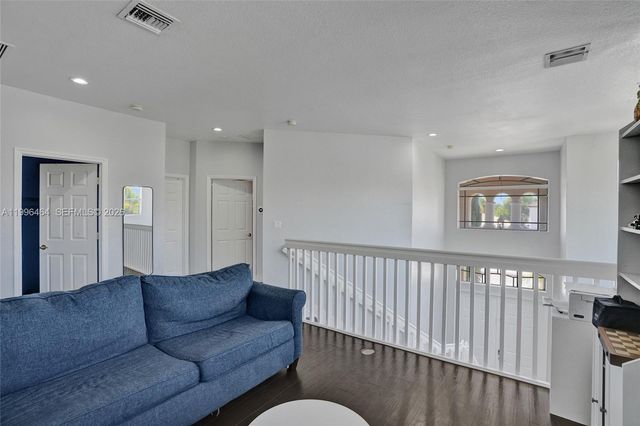 8987 SW 208th St, Cutler Bay, FL 33189