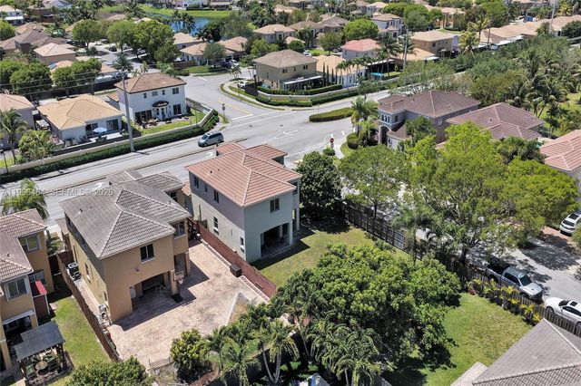 8987 SW 208th St, Cutler Bay, FL 33189