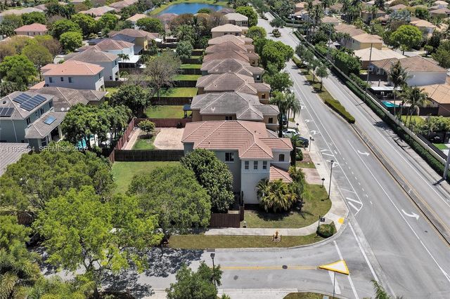 8987 SW 208th St, Cutler Bay, FL 33189