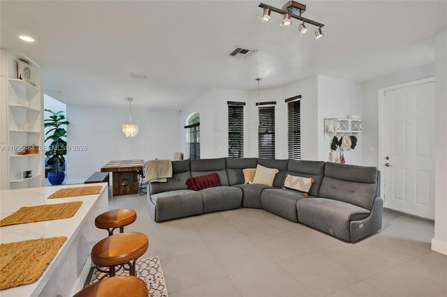 8987 SW 208th St, Cutler Bay, FL 33189