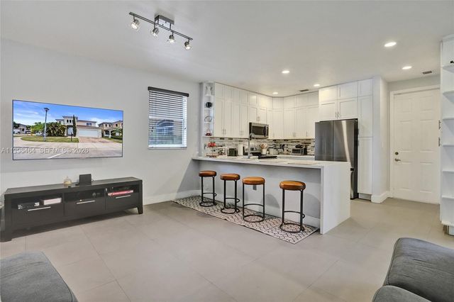 8987 SW 208th St, Cutler Bay, FL 33189