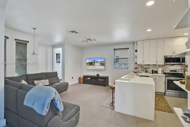 8987 SW 208th St, Cutler Bay, FL 33189