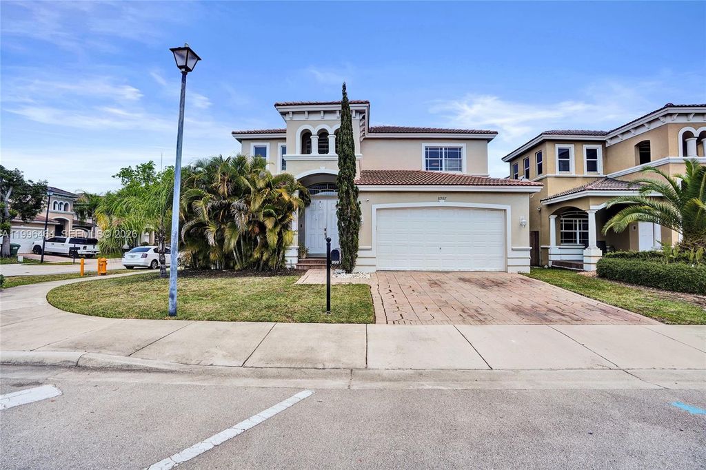 8987 SW 208th St, Cutler Bay, FL 33189