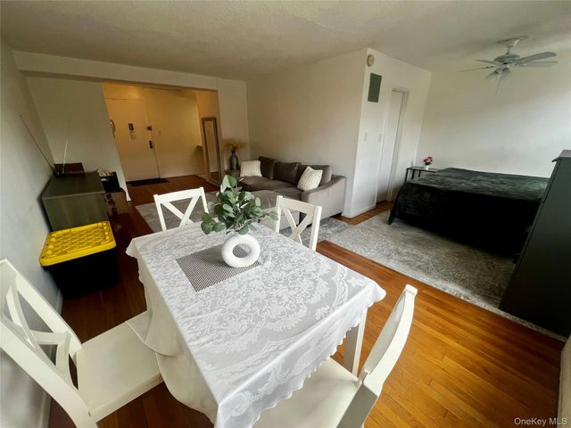 84-29 155th Avenue 2H, Howard Beach, NY 11414