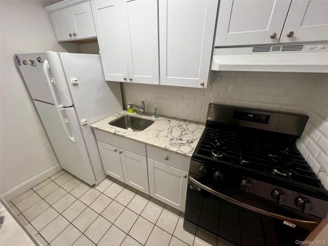 84-29 155th Avenue 2H, Howard Beach, NY 11414