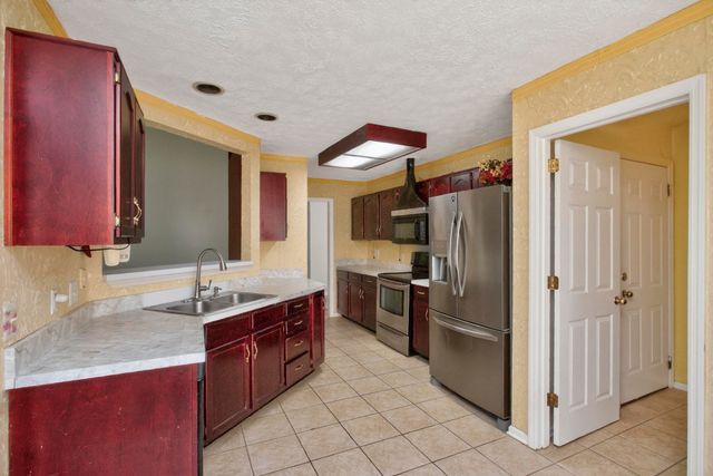 529 Forest Pointe Pl, Antioch, TN 37013