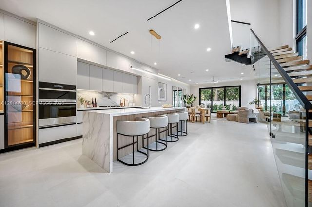 904 NE 17th Ter, Fort Lauderdale, FL 33304