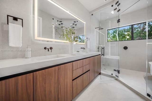 904 NE 17th Ter, Fort Lauderdale, FL 33304
