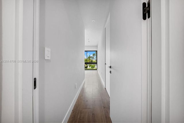 904 NE 17th Ter, Fort Lauderdale, FL 33304