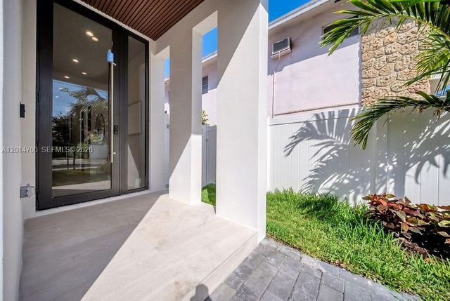 904 NE 17th Ter, Fort Lauderdale, FL 33304
