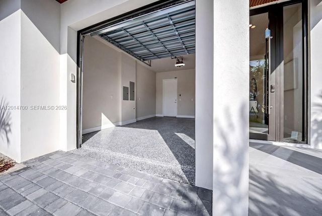 904 NE 17th Ter, Fort Lauderdale, FL 33304