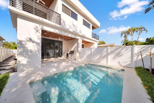 904 NE 17th Ter, Fort Lauderdale, FL 33304