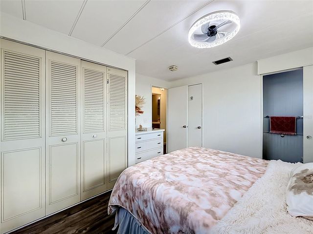 10193 N LAKE DRIVE 95, Largo, FL 33773