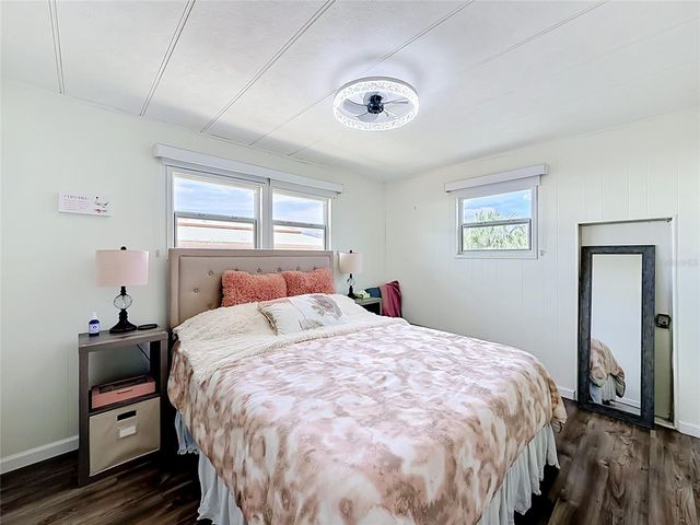 10193 N LAKE DRIVE 95, Largo, FL 33773