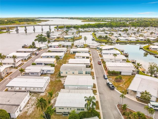 10193 N LAKE DRIVE 95, Largo, FL 33773