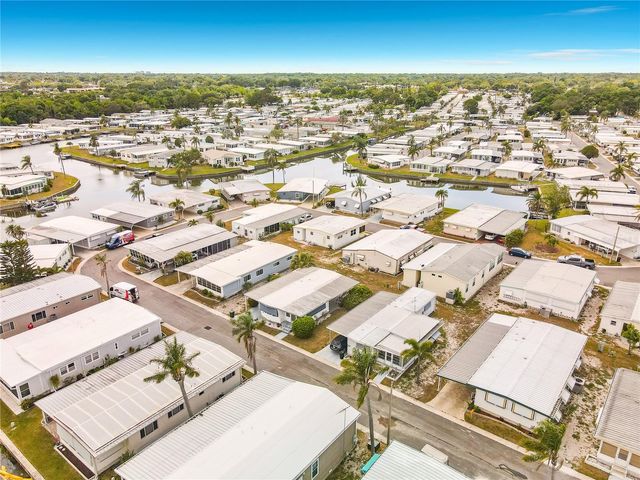 10193 N LAKE DRIVE 95, Largo, FL 33773