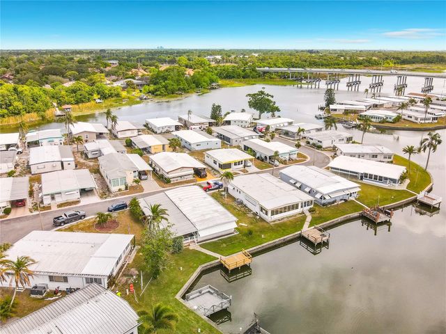 10193 N LAKE DRIVE 95, Largo, FL 33773