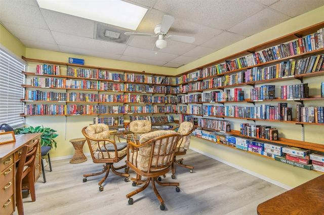 10193 N LAKE DRIVE 95, Largo, FL 33773