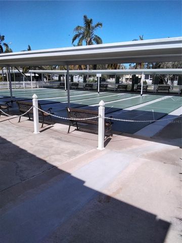 10193 N LAKE DRIVE 95, Largo, FL 33773