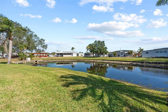 10193 N LAKE DRIVE 95, Largo, FL 33773