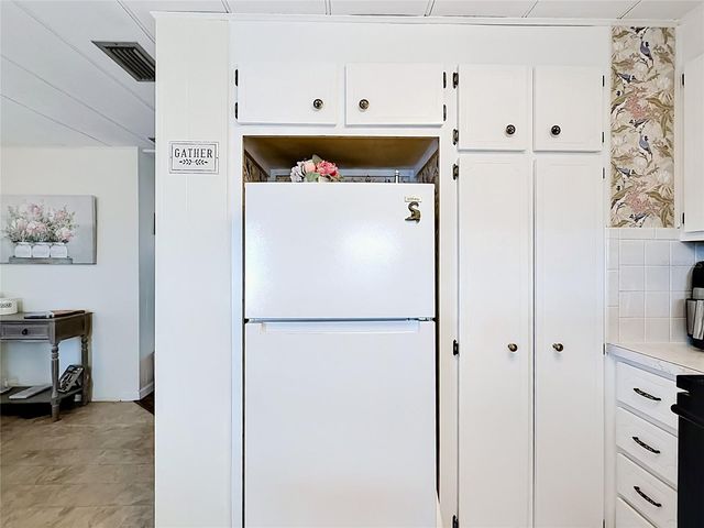 10193 N LAKE DRIVE 95, Largo, FL 33773