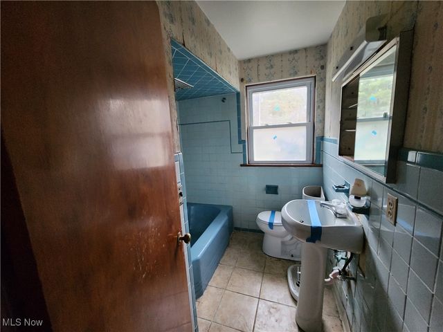 222 N Lipkey Road, North Jackson, OH 44451