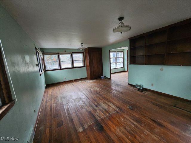 222 N Lipkey Road, North Jackson, OH 44451