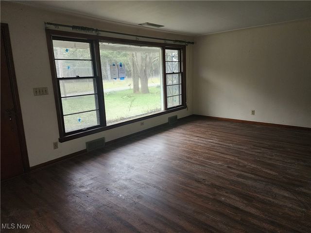 222 N Lipkey Road, North Jackson, OH 44451