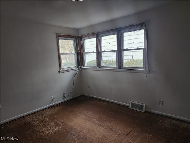 222 N Lipkey Road, North Jackson, OH 44451