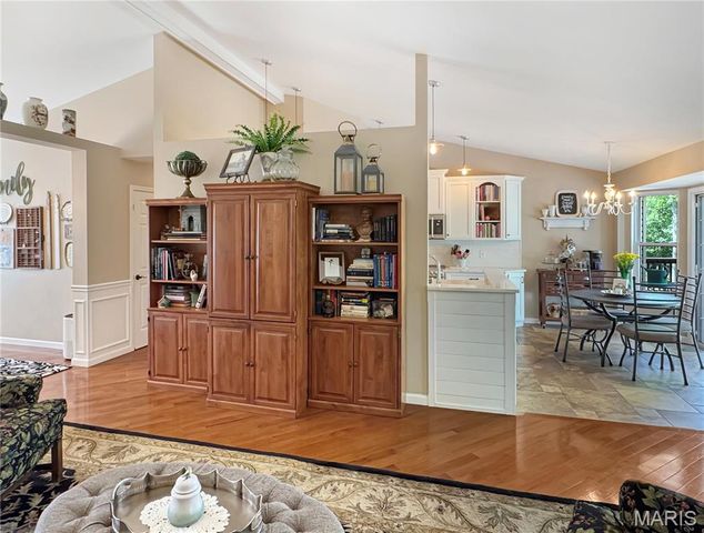 17432 Hilltop Ridge Drive, Eureka, MO 63025