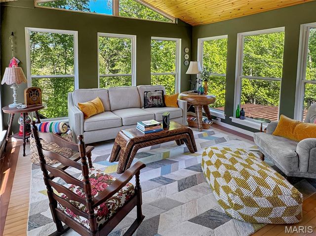 17432 Hilltop Ridge Drive, Eureka, MO 63025