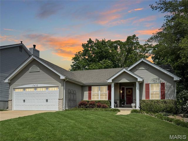17432 Hilltop Ridge Drive, Eureka, MO 63025