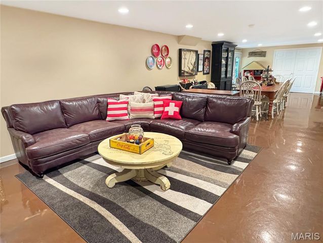 17432 Hilltop Ridge Drive, Eureka, MO 63025