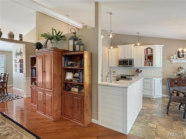 17432 Hilltop Ridge Drive, Eureka, MO 63025