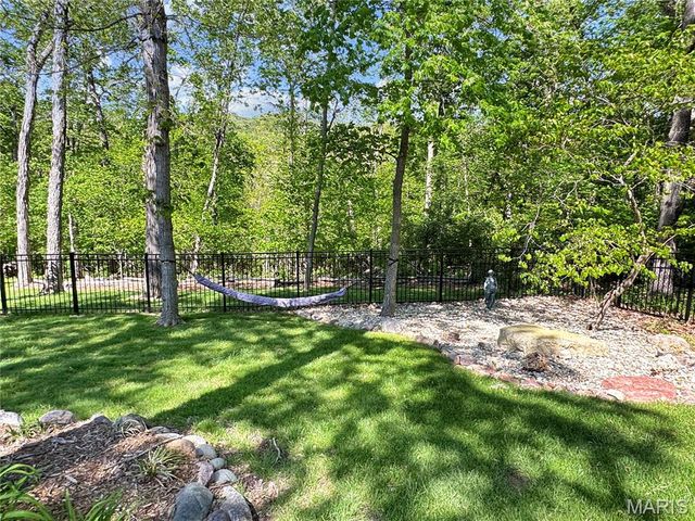 17432 Hilltop Ridge Drive, Eureka, MO 63025