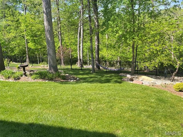 17432 Hilltop Ridge Drive, Eureka, MO 63025