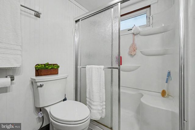 28 E PINE ST, Mount Holly Springs, PA 17065